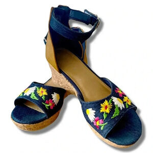 Sugar Wedge Sandals Floral Embroidered girl’s Size 2